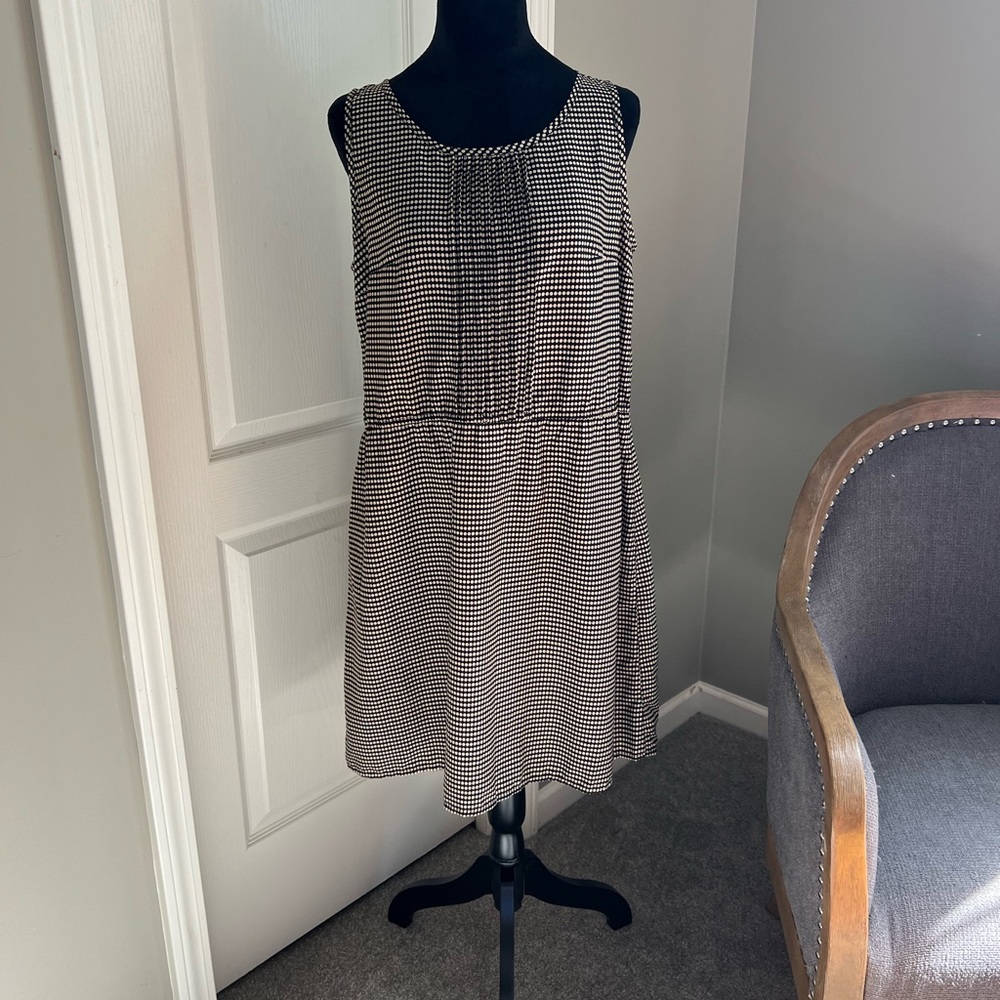 Chic Black and White Women's Mini Dress